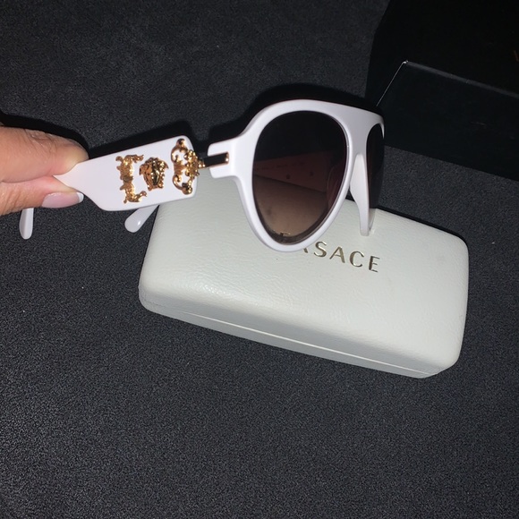 Versace glasses - Picture 4 of 4